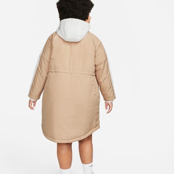 Nike Sportswear Essential Insulated Jacket - Picture 2 of 8